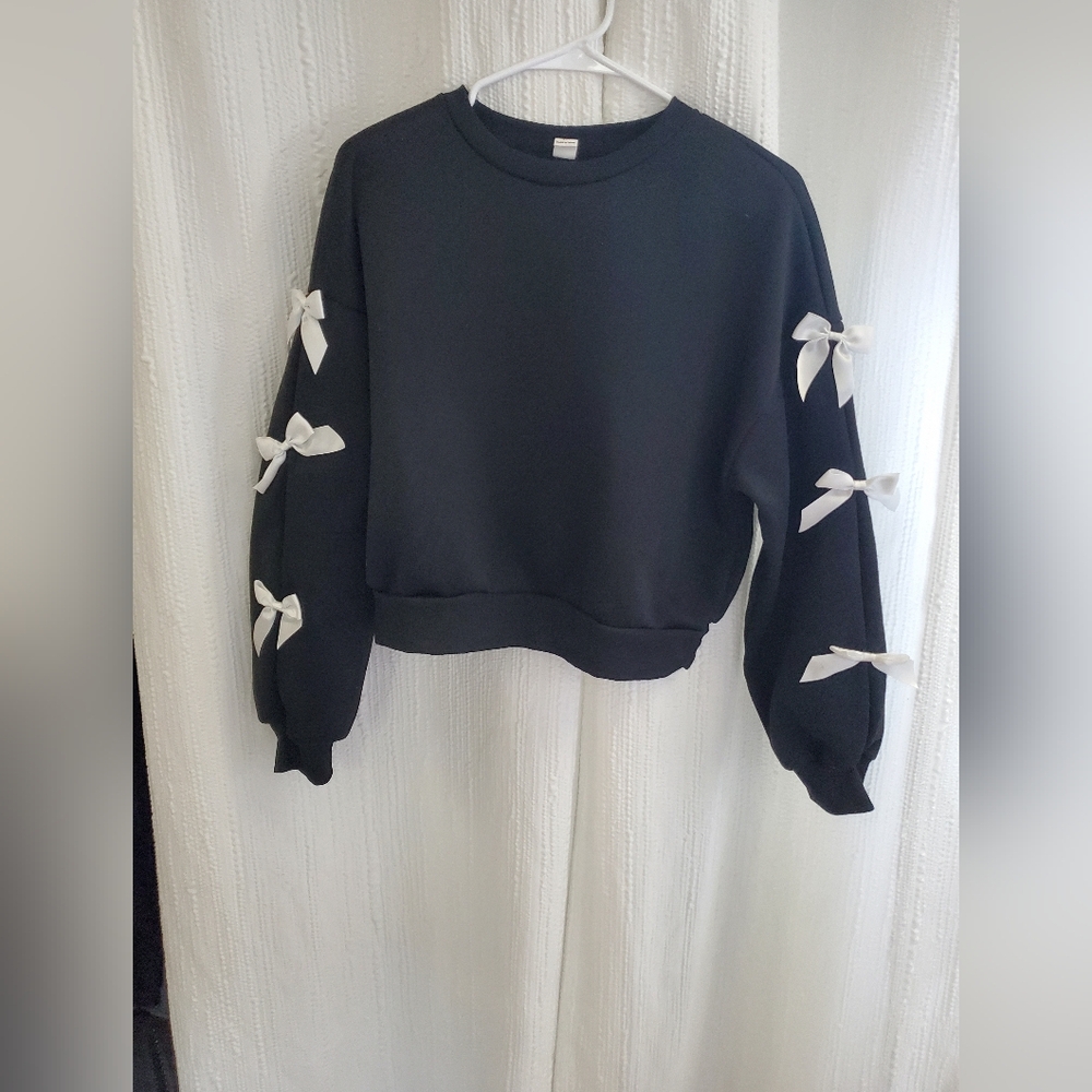 SHEIN Black Sweatshirt with White Bow Accents Size Girls 14